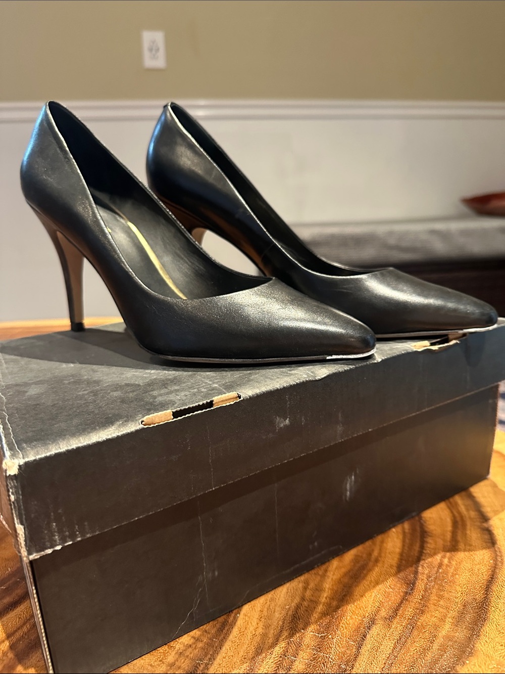 Banana Republic Black Pointed-Toe High Heel Pumps